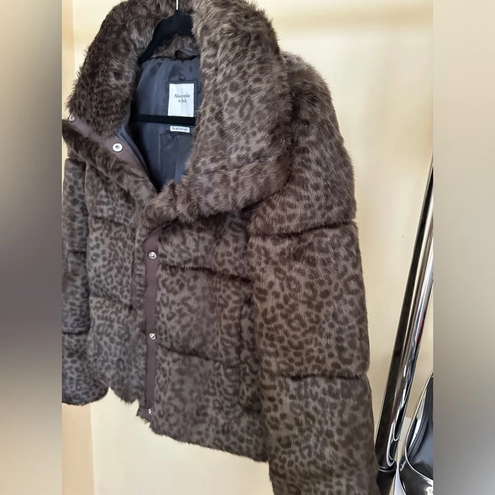 Abercrombie & Fitch mini puffer jacket leopard print - Picture 5 of 8